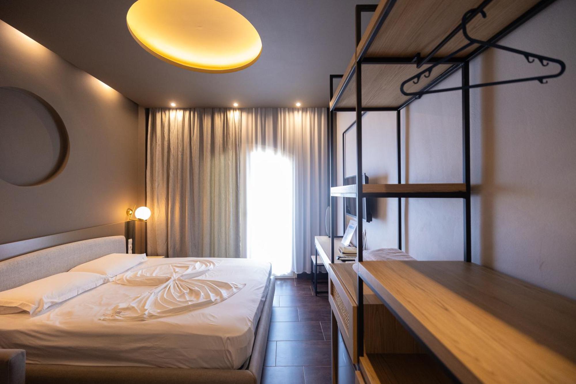 Royal Blue Hotel Dhermi Exterior photo