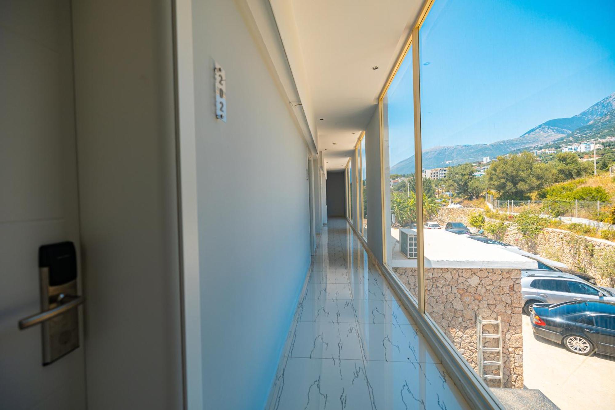 Royal Blue Hotel Dhermi Exterior photo