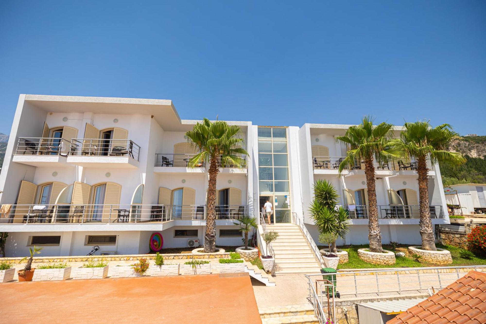 Royal Blue Hotel Dhermi Exterior photo